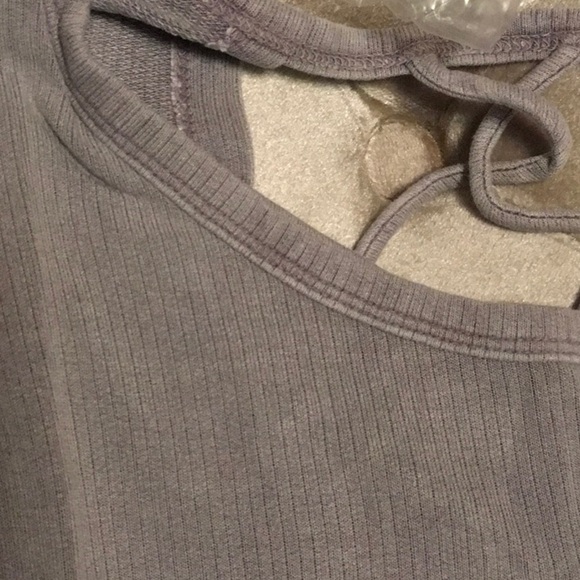 Lavender/gray lattice strap back longer length top - Picture 7 of 8